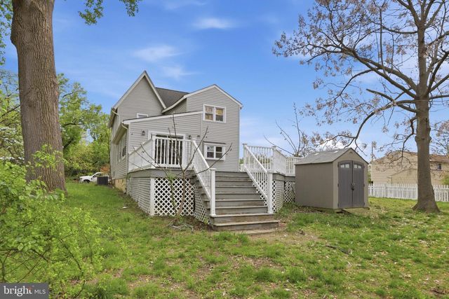 718 CHESTNUT AVE, Laurel Springs, NJ 08021