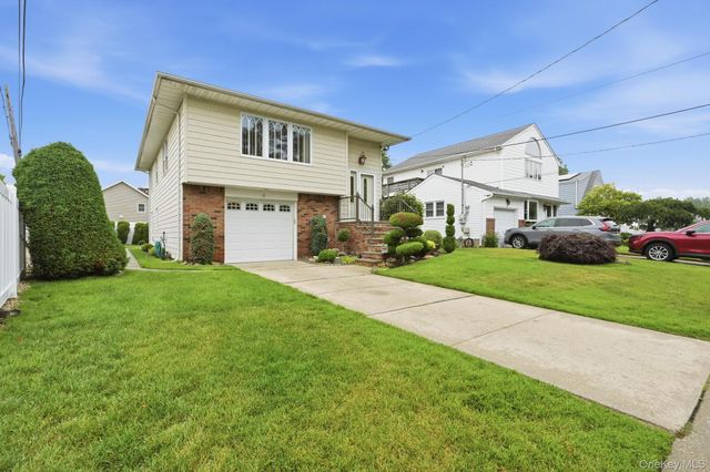 6 N Park Drive, Massapequa, NY 11758