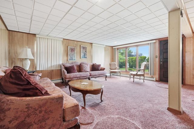 6 N Park Drive, Massapequa, NY 11758