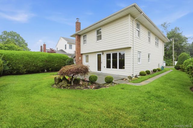 6 N Park Drive, Massapequa, NY 11758