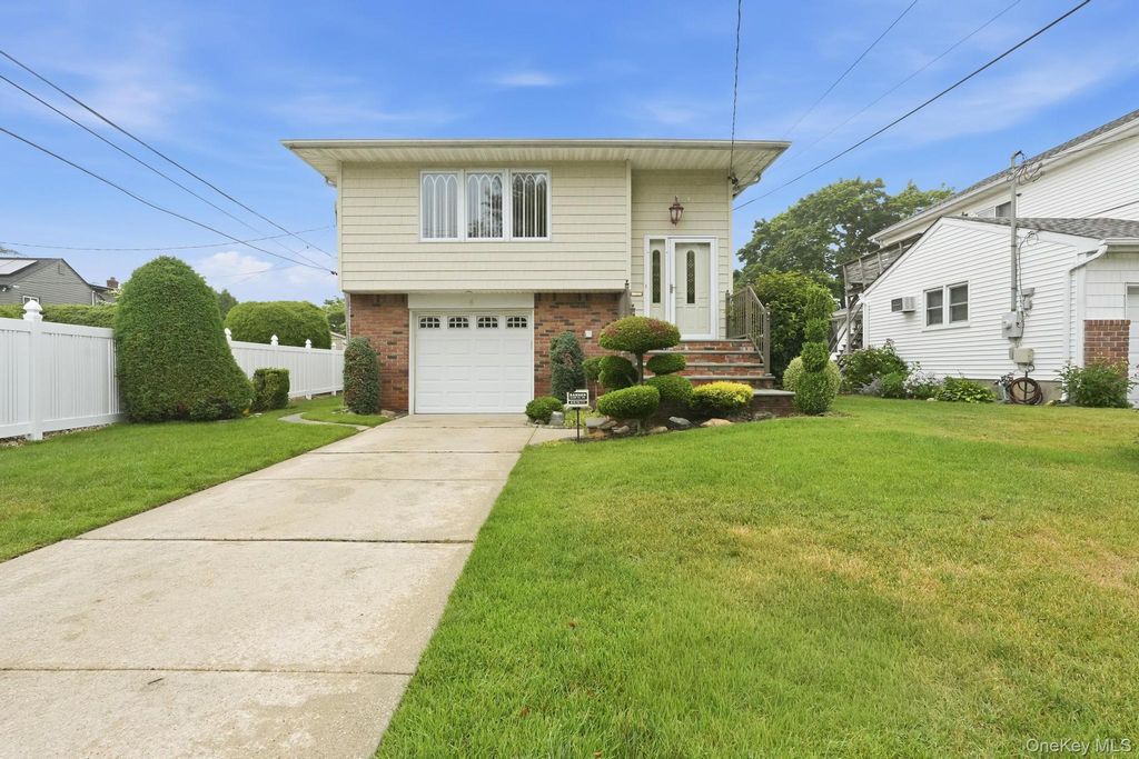 6 N Park Drive, Massapequa, NY 11758