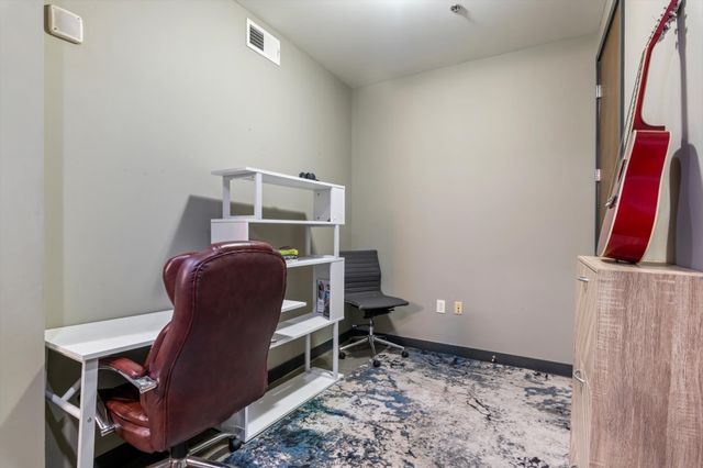 1510 Demonbreun St Apt 706, Nashville, TN 37203