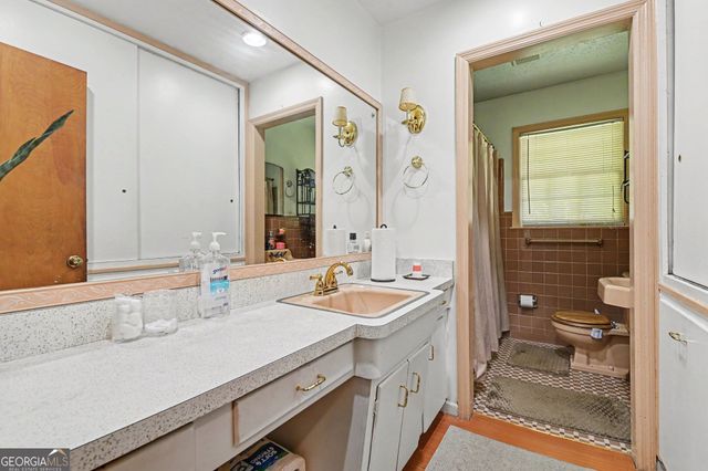 2700 Hayden Drive, East Point, GA 30344