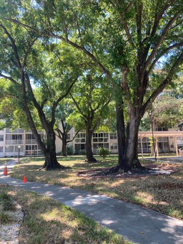 2650 NW 49th Avenue 327, Lauderdale Lakes, FL 33313