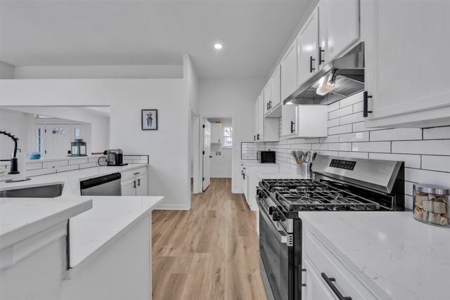 400 Baldwin Drive, Joshua, TX 76058