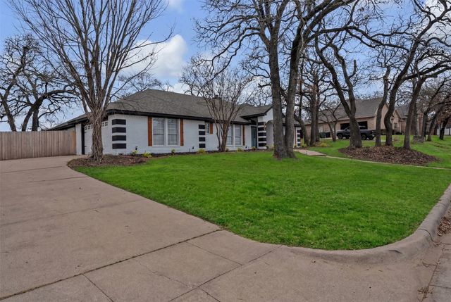 400 Baldwin Drive, Joshua, TX 76058