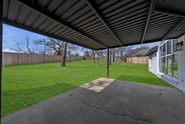 400 Baldwin Drive, Joshua, TX 76058