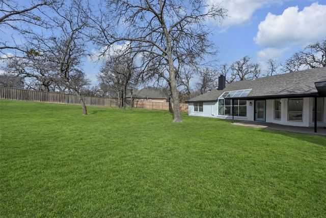 400 Baldwin Drive, Joshua, TX 76058