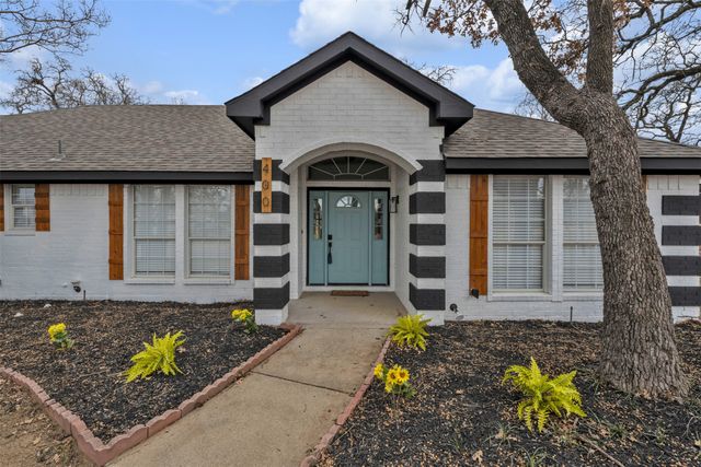 400 Baldwin Drive, Joshua, TX 76058