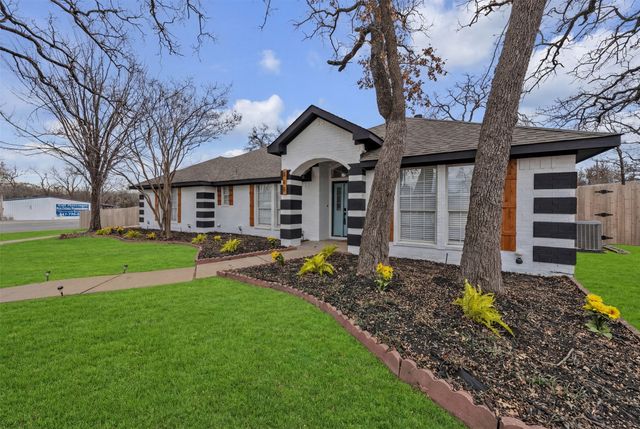 400 Baldwin Drive, Joshua, TX 76058