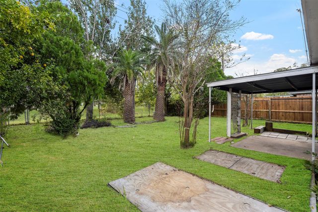 13335 Ambrose Street, Houston, TX 77045