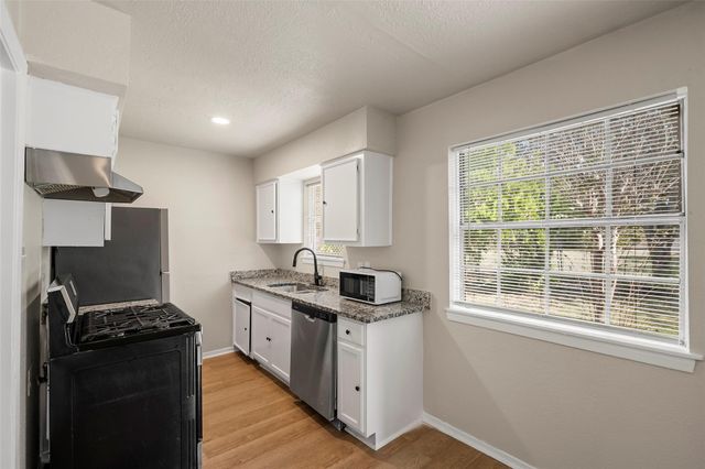 13335 Ambrose Street, Houston, TX 77045