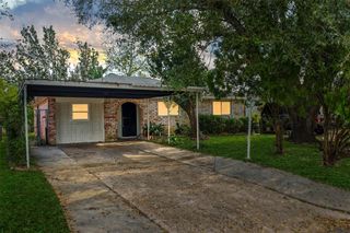 13335 Ambrose Street, Houston, TX 77045