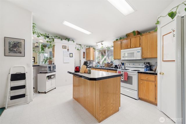 306 Bear Tracts Road, Port Angeles, WA 98363
