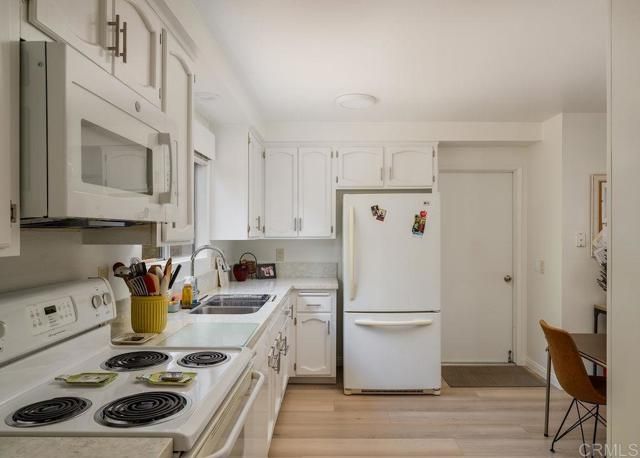 131 Ebano Ct, Solana Beach, CA 92075