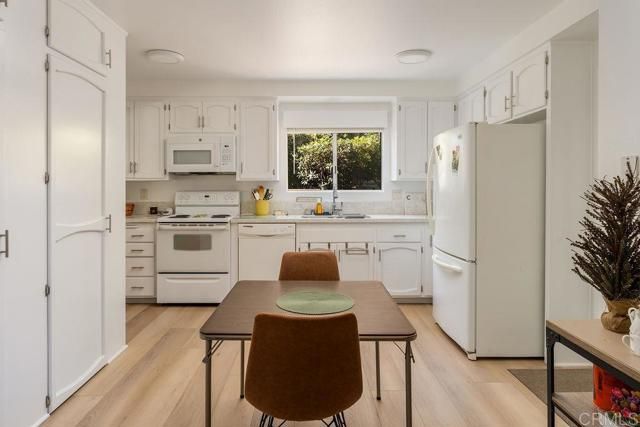 131 Ebano Ct, Solana Beach, CA 92075