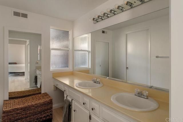 131 Ebano Ct, Solana Beach, CA 92075