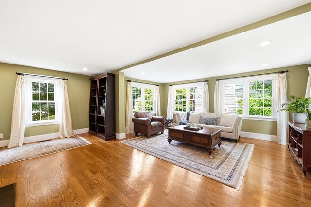 18 Grayson Rd, Winchester, MA 01890