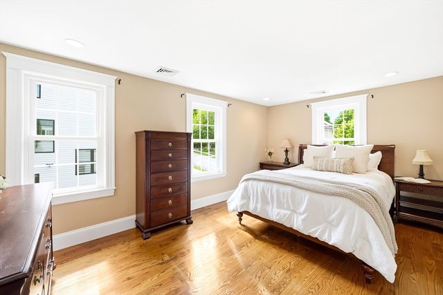 18 Grayson Rd, Winchester, MA 01890