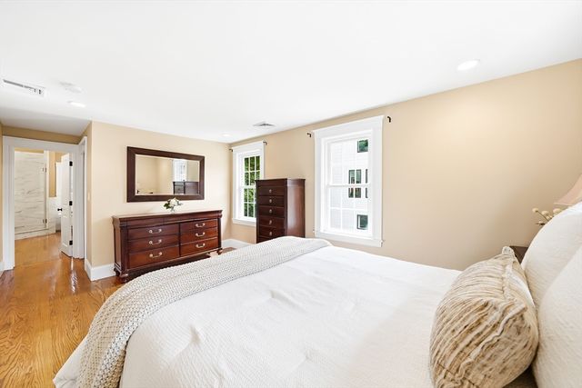 18 Grayson Rd, Winchester, MA 01890