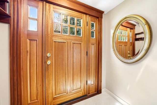 18 Grayson Rd, Winchester, MA 01890