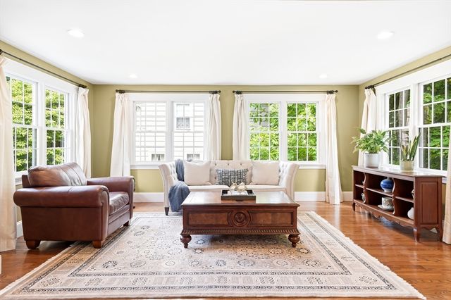 18 Grayson Rd, Winchester, MA 01890