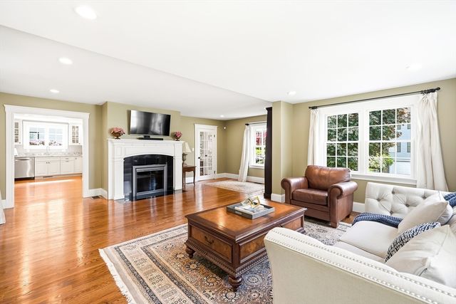18 Grayson Rd, Winchester, MA 01890