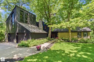 1341 Kenilwood Lane, Riverwoods, IL 60015
