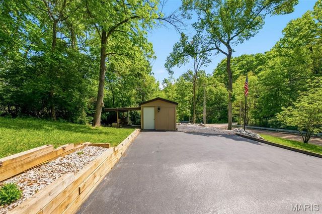 625 Pleasant Ridge Road, Fairview Heights, IL 62208