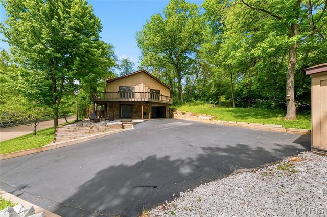 625 Pleasant Ridge Road, Fairview Heights, IL 62208