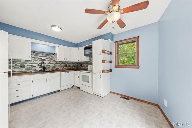 625 Pleasant Ridge Road, Fairview Heights, IL 62208