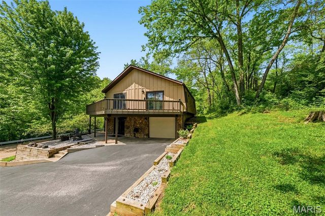 625 Pleasant Ridge Road, Fairview Heights, IL 62208
