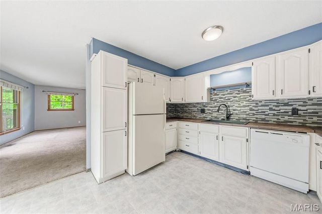 625 Pleasant Ridge Road, Fairview Heights, IL 62208