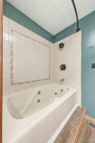625 Pleasant Ridge Road, Fairview Heights, IL 62208