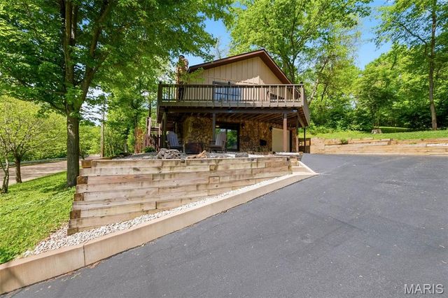 625 Pleasant Ridge Road, Fairview Heights, IL 62208