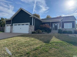 1659 Celtic Court, Davenport, IA 52807