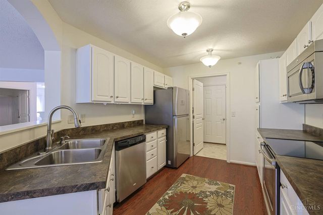 1296 Shadowood Trail, Maineville, OH 45039