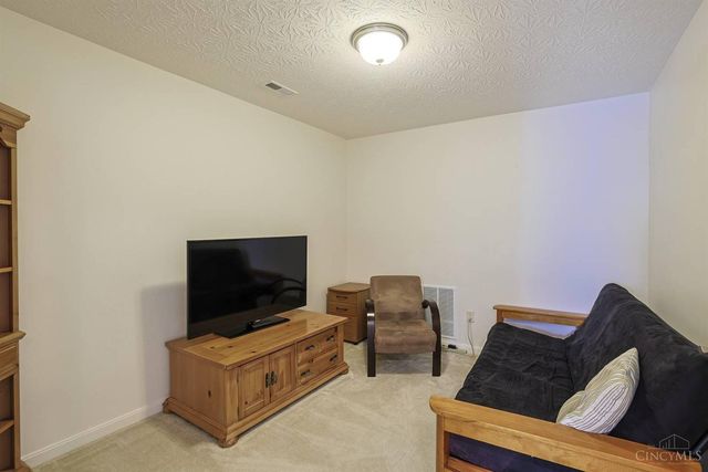 1296 Shadowood Trail, Maineville, OH 45039