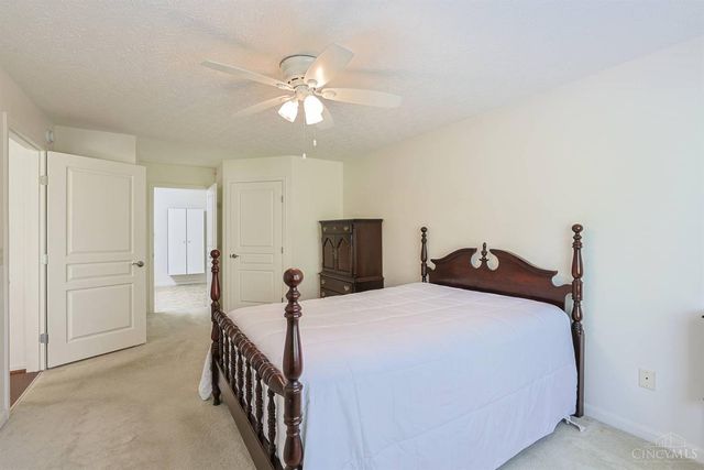 1296 Shadowood Trail, Maineville, OH 45039