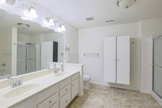 1296 Shadowood Trail, Maineville, OH 45039