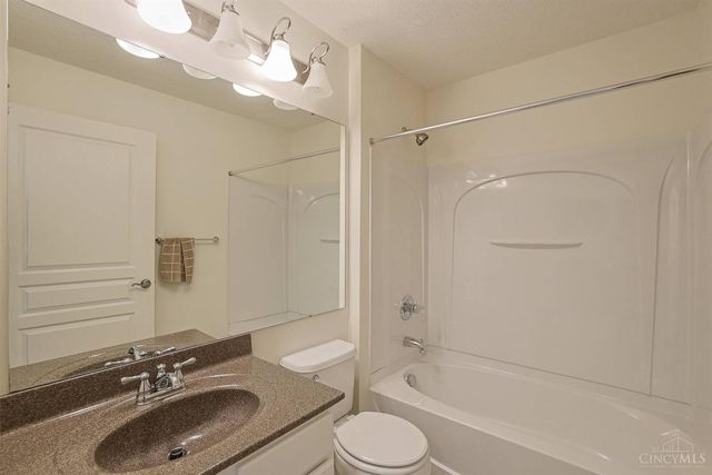 1296 Shadowood Trail, Maineville, OH 45039