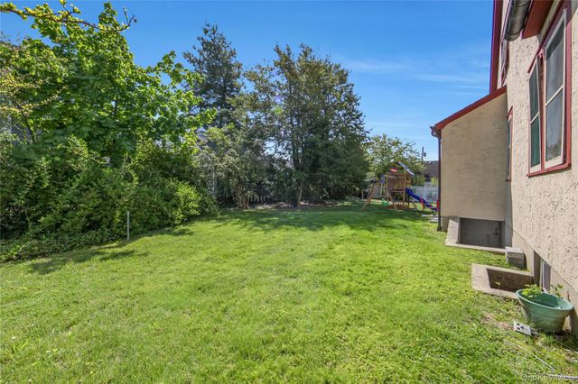 27 Summit Street, Eastchester, NY 10709