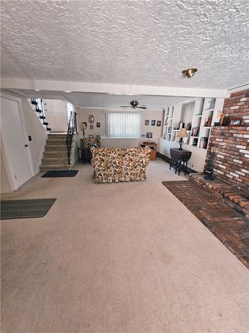 32 Chandler Drive, Coventry, RI 02816