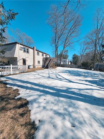 32 Chandler Drive, Coventry, RI 02816
