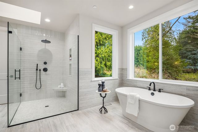 18660 NE 53rd Street, Redmond, WA 98052