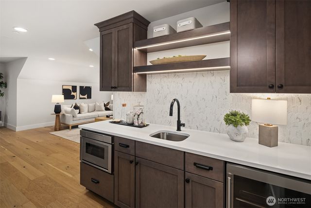 18660 NE 53rd Street, Redmond, WA 98052