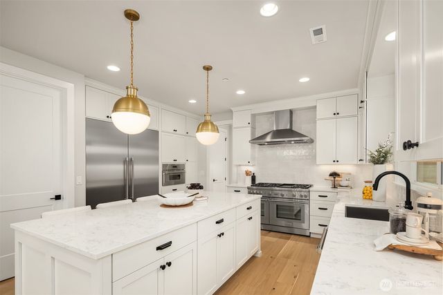 18660 NE 53rd Street, Redmond, WA 98052