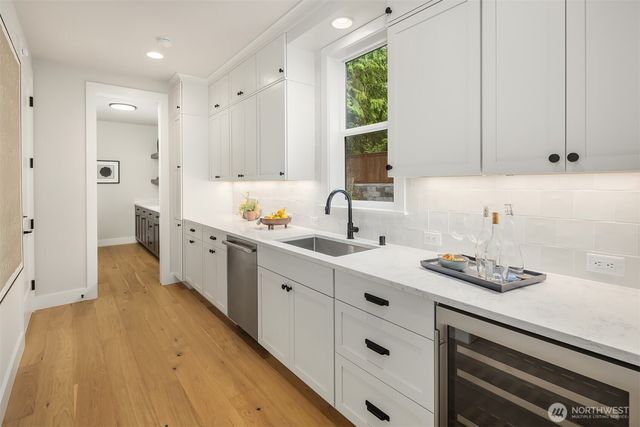 18660 NE 53rd Street, Redmond, WA 98052