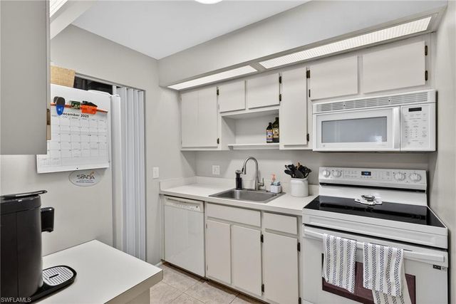 8081 S Woods CIR # 8, Fort Myers, FL 33919