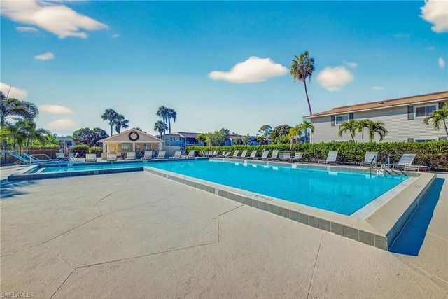 8081 S Woods CIR # 8, Fort Myers, FL 33919